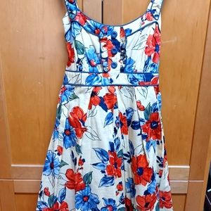 Jessica Simpson, casual dress